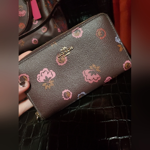 Coach Mini Floral Print Bennett Satchel and matching wallet - Picture 10 of 15